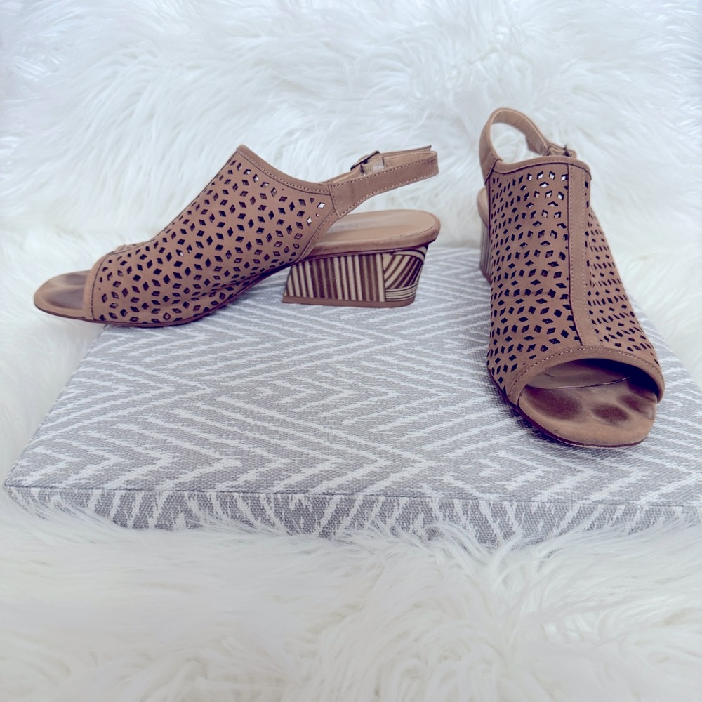 Vaneli Taupe Sandal 8M